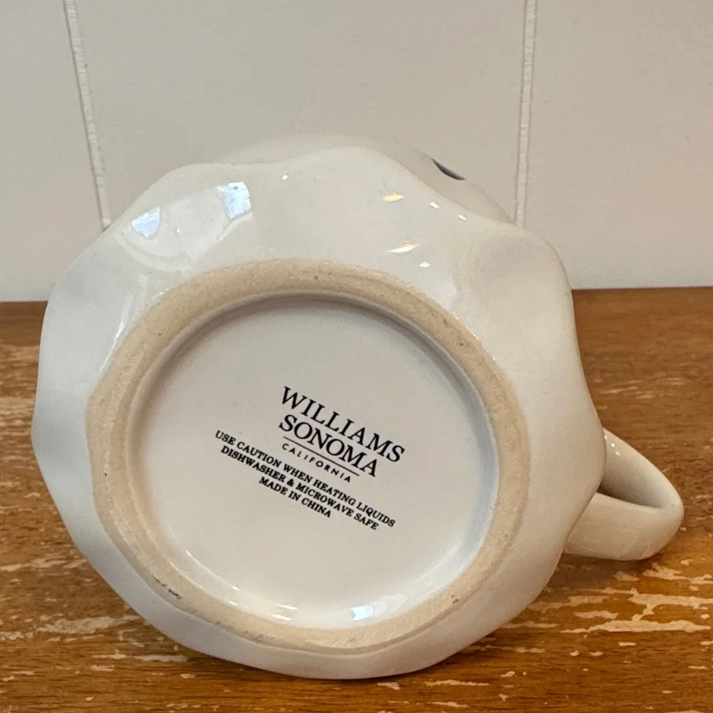 Williams Sonoma Ghostly White Mug